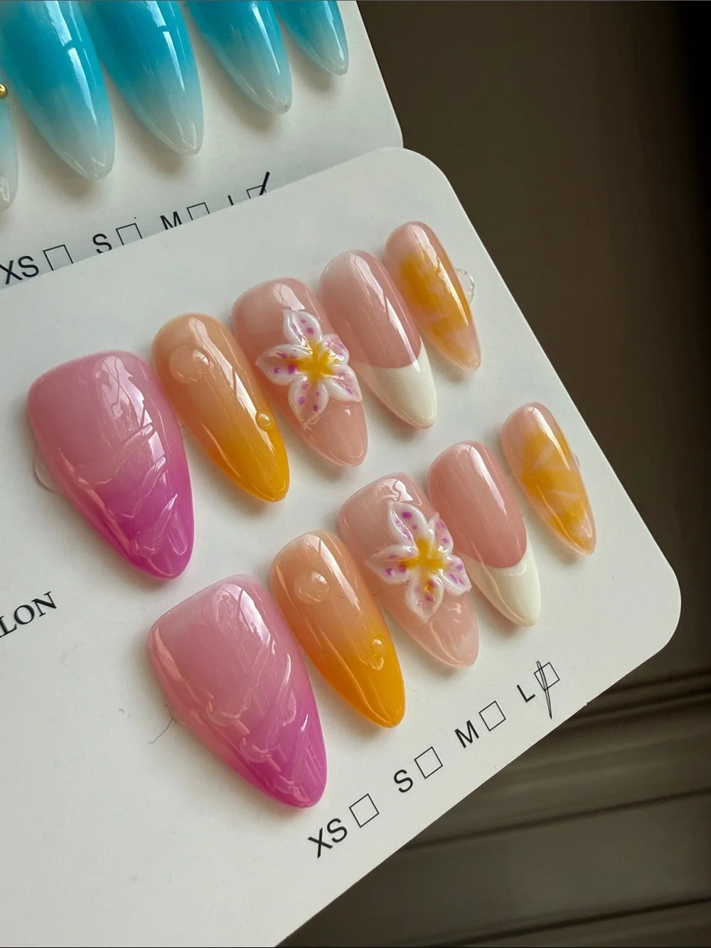 Bundle of two - Gradient Pink & Orange Floral Press-On Nail Set 3D